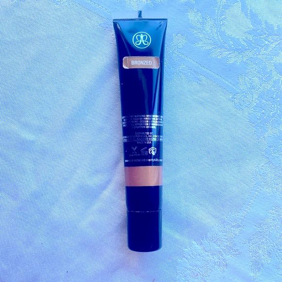 Anastasia Liquid Glow face highlighter in Bronzed. - Picture 4 of 4